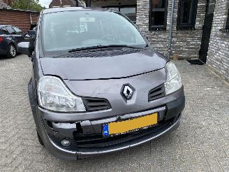 Renault Modus Automaat 1.6 82KW VASTE PRIJS picture 4