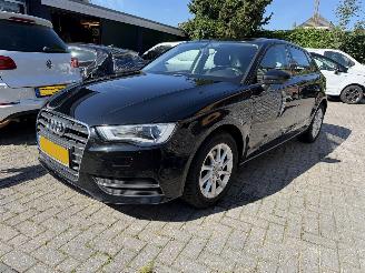 Vaurioauto  passenger cars Audi A3 Automaat SPORTBACK 1.2 TFSI Attraction 5drs vaste prijs 2014/4