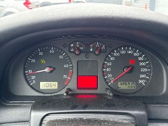 Volkswagen Passat 1.8 20V Combi/o  Benzine 1.781cc 92kW (125pk) FWD picture 13