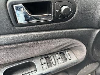 Volkswagen Passat 1.8 20V Combi/o  Benzine 1.781cc 92kW (125pk) FWD picture 16