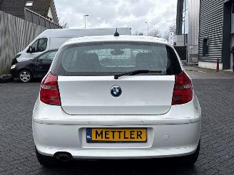 BMW 1-serie 118i 16V Hatchback 2Dr Benzine 1.995cc 105kW (143pk) RWD picture 4