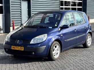 Avarii autoturisme Renault Mégane Scénic 1.6 16V MPV  Benzine 1.598cc 83kW (113pk) FWD 2005/1