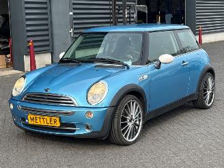 Unfallwagen Mini Mini ONE 1.6 16V Hatchback  Benzine 1.598cc 66kW (90pk) FWD 2005/6