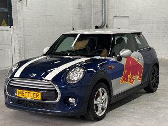 krockskadad bil auto Mini Cooper 1.5 12V Cooper Hatchback 2Dr Benzine 1.499cc 100kW (136pk) FWD 2014/11