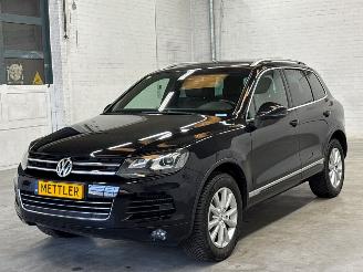 damaged passenger cars Volkswagen Touareg 3.0 TDI 2013/1