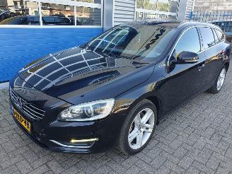 Avarii autoturisme Volvo V-60 2.4 D6 AWD Plug-In Hybrid Summum 2014/3
