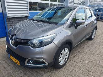 Schadeauto Renault Captur 1.5 dCi Expression 2014/3