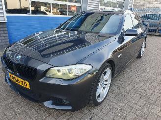 Damaged car BMW 5-serie 535i Executive 2011/1