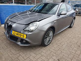 uszkodzony samochody osobowe Alfa Romeo Giulietta 1.4 Turbo MultiAir Automaat 2016/3