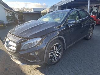 Coche accidentado Mercedes GLA 200 Prestige AUOTMAAT PRACHTIG!!! 2015/4