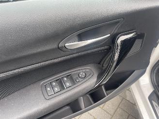 BMW 1-serie 118i Sport Line Edition N.A.P NL AUTO PRACHTIG!!! picture 9