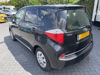 Toyota Verso S 1.3 VVT-i Aspiration N.A.P NL AUTO picture 2