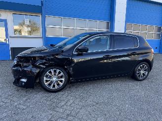 skadebil auto Peugeot 308 1.2 PURE TECH  ALLURE 2017/1