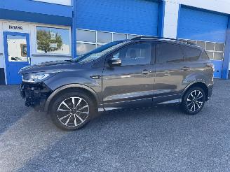 skadebil auto Ford Kuga 1.5 AUTOMAAT  AWD  ST-LINE 2017/10
