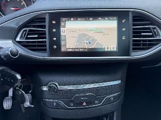 Peugeot 308 1.2 E-THP  ALLURE picture 20