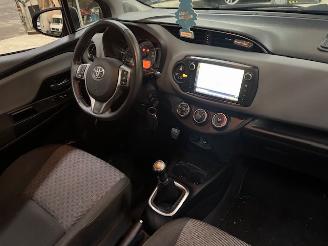 Toyota Yaris 1.3 5-drs airco navi picture 9