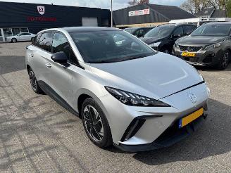Voiture accidenté MG MG4 Luxury 64 kWh  (km 26.213 Nap) 2023/6