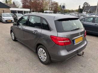 krockskadad bil auto Mercedes B-klasse 180 CDI Edition Automaat 2013/4