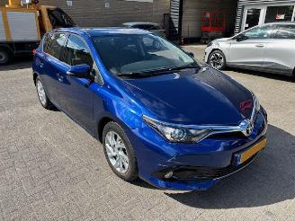 krockskadad bil auto Toyota Auris 1.2T Aspiration Limited 2016/9