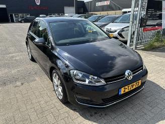 škoda osobní automobily Volkswagen Golf 1.2 TSI 5-drs Highline 2014/2