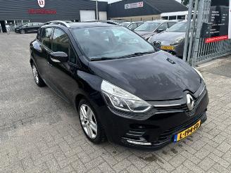 uszkodzony samochody osobowe Renault Clio 1.5 DCI Ecoleader Limited 2017/3