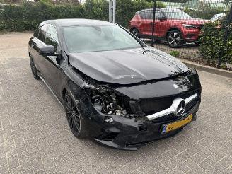 Mercedes Cla-klasse 180 Orange Art Edition  Automaat picture 4