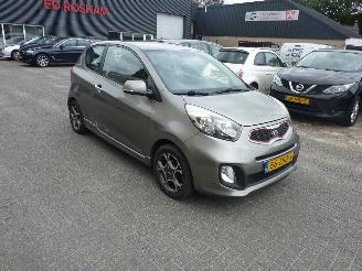 skadebil auto Kia Picanto 1.0 CVVT DESIGN EDITION AIRCO 2013/1