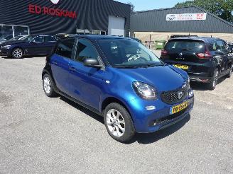 skadebil auto Smart Forfour 1.0 PASSION CLIMAT 2017/6