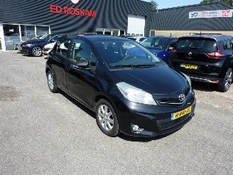 Unfallwagen Toyota Yaris 1.3 VVT-I ASPIRATION 2014/9