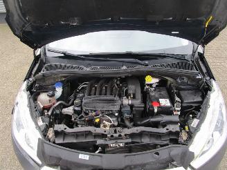 Peugeot 208 1.2 Pure Tech Blue Lion 5drs picture 32