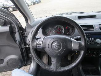 Suzuki Swift 1.3 Comfort picture 11