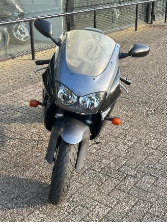 Yamaha YZF 1000 Thunderace picture 8