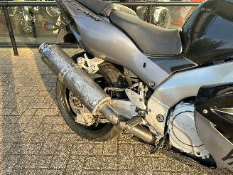 Yamaha YZF 1000 Thunderace picture 14