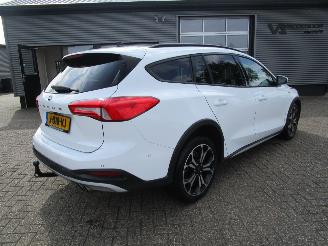 krockskadad bil auto Ford Focus wagon 1.5 EcoBlue ST Line Business 2020/3