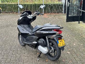 Honda PCX 125  picture 3