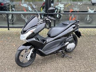 dommages motocyclettes  Honda PCX 125  2011/3