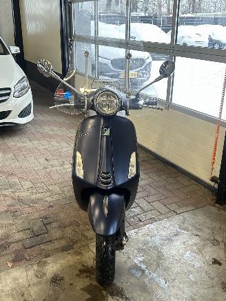 Vespa  Primavera 50 picture 8