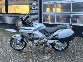 Honda Deauville NT 650 picture 2