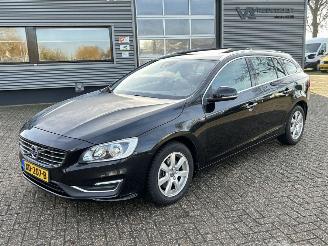 Unfallwagen Volvo V-60 2.0 T5 Kinetic 245PK Automaat 2016/7