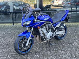 dommages motocyclettes  Yamaha FZS 1000 Fazer 2001/8