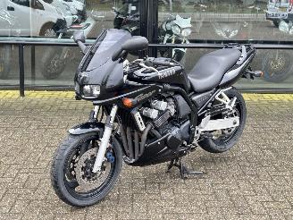 dommages motocyclettes  Yamaha FZS 600 Fazer 2000/5