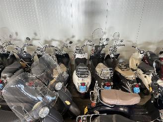 Overige  Partij 53 scooters picture 10