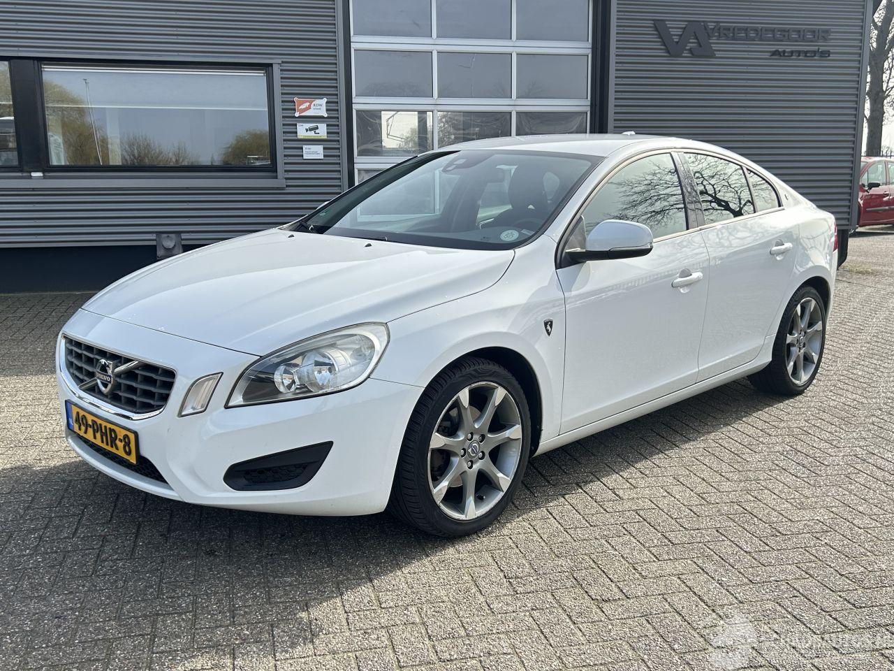 Volvo S-60 1.6 T3 150PK