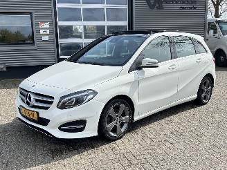 Schadeauto Mercedes B-klasse 200 d Ambition 2017/3