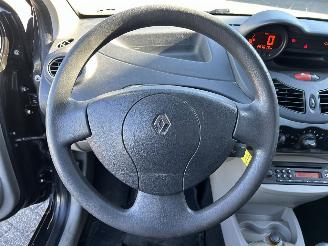 Renault Twingo 1.2 Night & Day picture 15