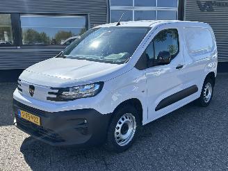 krockskadad bil bedrijf Peugeot Partner 1.5 BlueHDI 100 S&S L1 2024/11