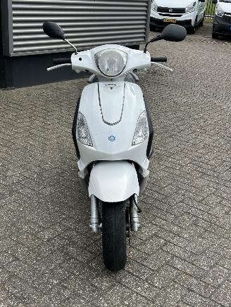 Piaggio  Fly 50 4T picture 8