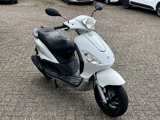 Piaggio  Fly 50 4T picture 7