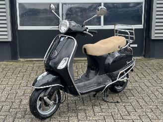  Vespa  LX50 2T 2010/4