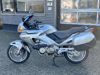 Honda  NT 650 Deauville picture 2